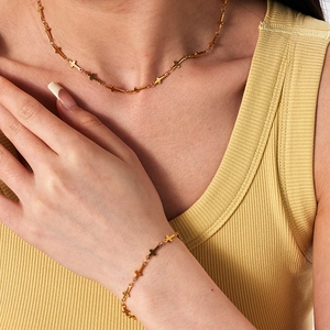 Collier Maillons Croix 18K Plaqué Or Acier Titane Bijoux Hypoallergéniques Étanche Femmes Mode Minimaliste