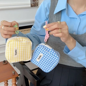 Süße gelbe und blaue Gingham Baumwolltaschen mit Reißverschluss für Hygieneartikel und Kosmetik