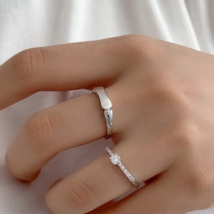 Modern S925 sterling silver ring set featuring bamboo texture and cubic zirconia accents