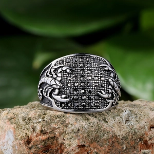 Vintage titanium steel dragon claw ring with black stones and scorpion relief