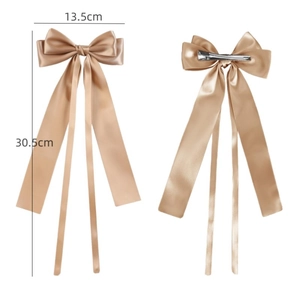 Coppia di fermagli per capelli in raso champagne con lunghi nastri e clip in metallo