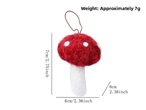 Dettaglio del fungo di peluche rosso con pois bianchi e indicazioni delle misure