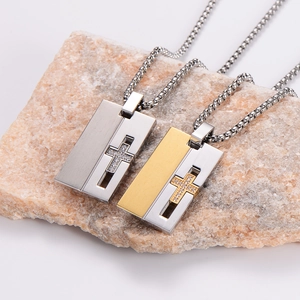 Collana hip-hop in acciaio inossidabile con ciondolo a croce e strass bicolore
