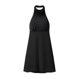 Detailansicht des Neckholder-Designs und der glatten Satinstruktur des schwarzen Minikleids