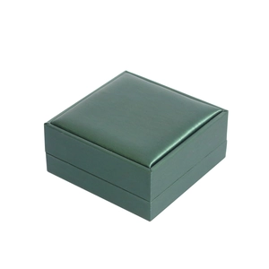 Elegant dark green square jewelry box for rings and earrings with a satin finish