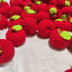 Handmade crochet red apple pendants with green leaves made of high-quality wool yarn