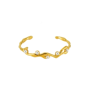 Luxury gold wavy titanium steel open bangle featuring five elegant white pearls
