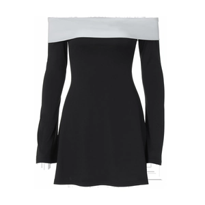 Robe courte moulante à manches longues avec col revers blanc contrasté épaules dénudées
