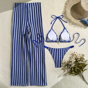 Ensemble de bain 3 pièces en crochet à rayures bleues avec haut licou et pantalon large