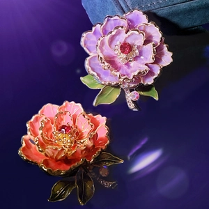 Broches exquises en émail pivoine violette et orange avec cristaux de rubis centraux