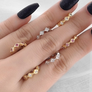 Minimalist geometric wave ring with pink zircon and 18k gold plating for women