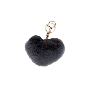 Portachiavi a cuore in pelliccia sintetica grigio scuro con chiusura oro rosa
