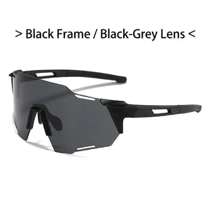 Lunettes de sport cyclisme avec monture noire et verres gris foncé protection UV