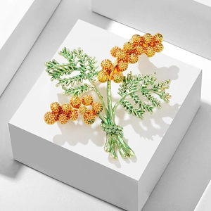 Elegant Emerald Green Pine Branch Brooch Pin Golden Pine Cone Rhinestone Zinc Alloy Women Fashion Clothing Accessory Gift