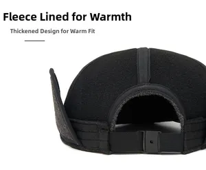 Détail de casquette d'hiver chaude avec doublure polaire épaisse et sangle réglable