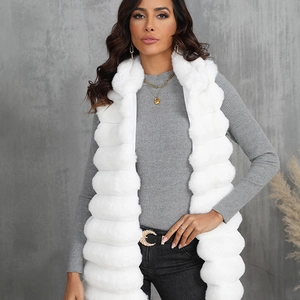 Gilet long en fausse fourrure blanche pour femme avec fermeture éclair et texture duveteuse