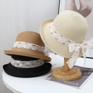 Eleganti cappelli da sole in paglia per donna con nastri in pizzo floreale tre colori