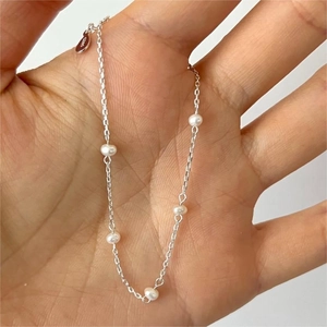 Minimalist S925 sterling silver chain bracelet with five elegant freshwater pearls