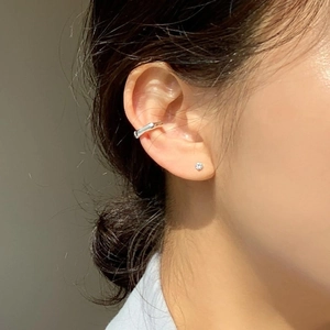 Minimalist S925 sterling silver four-claw zircon stud and bamboo texture ear cuff set