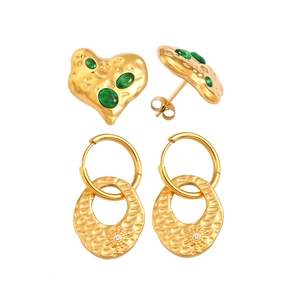 Gold stainless steel earrings set with green zircon heart studs and hammered ring drops