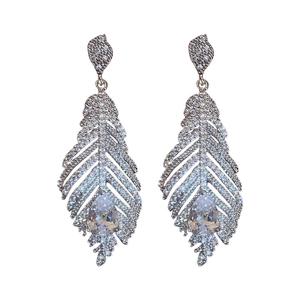 Orecchini a piuma in argento con cristalli di zircone e pietre a goccia d'acqua