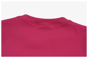 Detail of the reinforced double-stitch neckline on a rose red yoga t-shirt