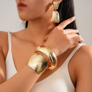 Hammered Texture Metal Jewelry Wide Cuff Bangles And Geometric Earrings Minimalist Fashion For Women