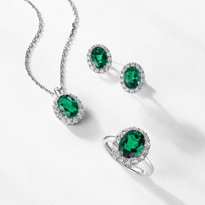 Vintage S925 silver jewelry set with oval emerald gemstones and necklace earrings ring
