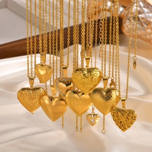 Heart Locket Necklace Gold Plated Stainless Steel Cubic Zirconia Openable Picture Frame Pendant Jewelry For Women