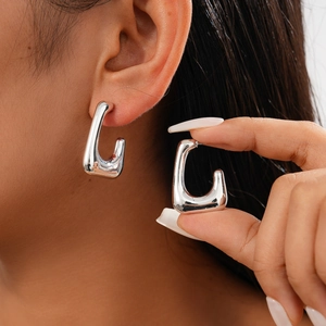 Polished silver minimalist geometric U-shaped metal earrings for women high-shine style