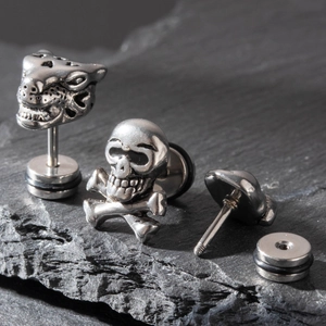 Boucles d'oreilles homme en acier inoxydable avec crâne et léopard sur pierre sombre