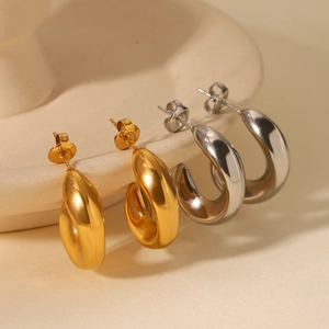 Poliertes goldene und silberne C-förmige Creolen aus minimalistischem Edelstahl-Design