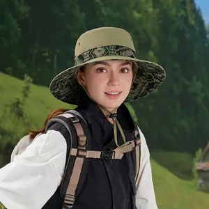 Sonnenhut mit breiter Krempe und Ethno-Mustern zum Wandern und Angeln im Freien