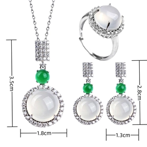 Detailed size specifications for chalcedony jewelry set including necklace and earrings