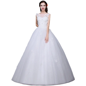Robe de mariée trapèze blanche élégante avec appliques en dentelle et jupe en tulle