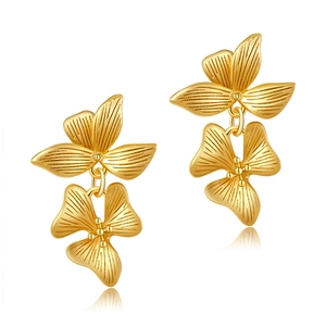 Irregular vintage floral stud earrings in 18k gold plated copper with brushed texture