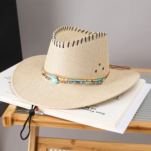 Détails du chapeau de cowboy en paille beige avec perles colorées et mentonnière réglable