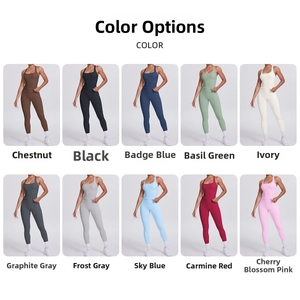 Vue détaillée montrant dix options de couleurs pour l'ensemble de sport brossé double