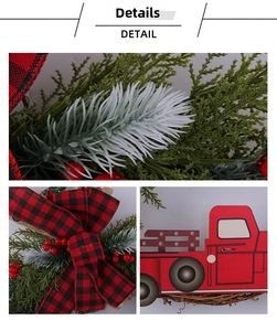 Details vom Weihnachts-Türkrans mit rotem Truck, Kiefernnadeln und karierter Schleife