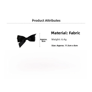 Détail d'un nœud papillon noir en satin avec dimensions de 11,5 cm sur 8 cm
