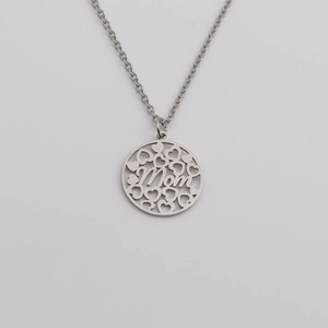 Collier en acier inoxydable poli avec pendentif MOM en forme de cœur ajouré