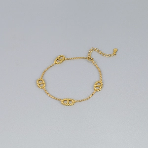 Minimalist S925 sterling silver pig nose bracelet in gold finish with adjustable chain