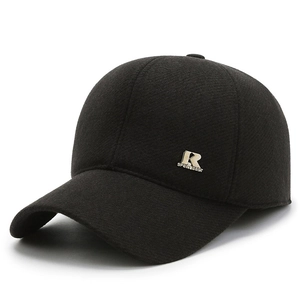 Classic black winter baseball cap for men featuring a metallic R logo and fleece lining