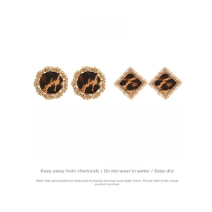 Detail specifications of leopard print resin earrings with cubic zirconia and silver pins