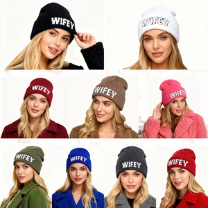 Bonnet En Maille Brodé Wifey Hiver Chaud Extérieur Acrylique Doux Couvre-Chef Décontracté Pour Femmes