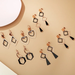 Boucles d'oreilles géométriques en acier inoxydable rose doré en formes de cœur et losange