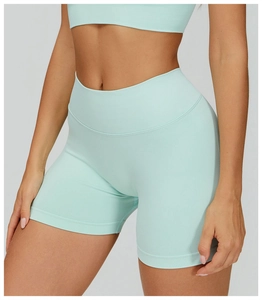 Détail du short de yoga sans couture vert menthe à taille haute et texture côtelée