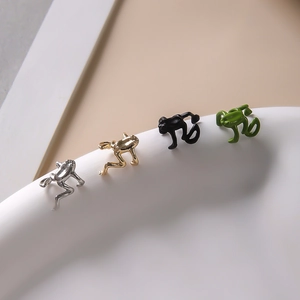 Clips d'oreilles grenouille style punk sans perçage en or, argent, noir et vert
