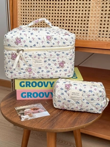 Quilted makeup bag set with purple flower and teddy bear print, two-piece travel kit