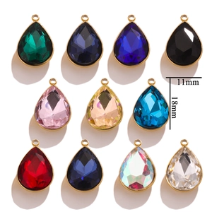 Vue détaillée des pendentifs en cristal goutte 18x11mm en diverses couleurs dorées